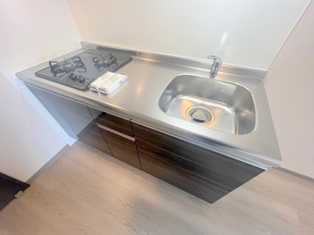 キッチン　オシャレなシステムキッチン。お料理好きには嬉しいですね。