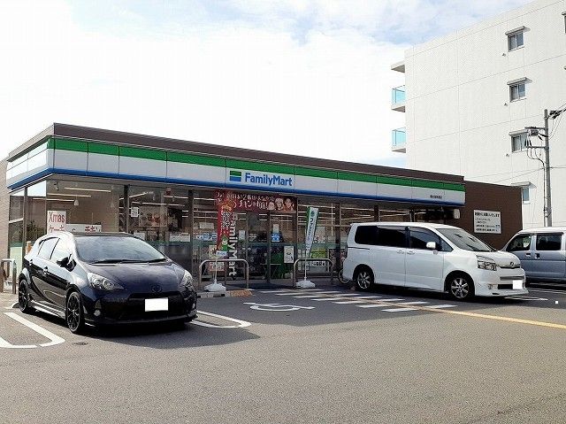 コンビニ　ファミリーマート垂水海岸通店（コンビニ）まで700m