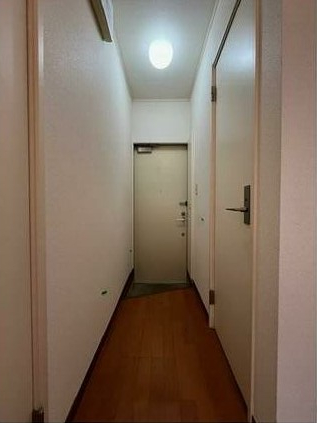 玄関　※別部屋参考写真