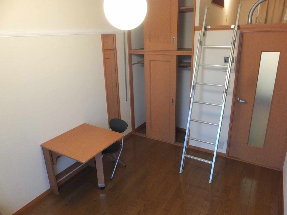 居室・リビング　1Ｆはフローリングです