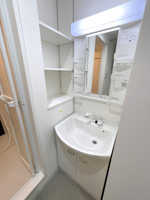 洗面設備　独立洗面台です♪