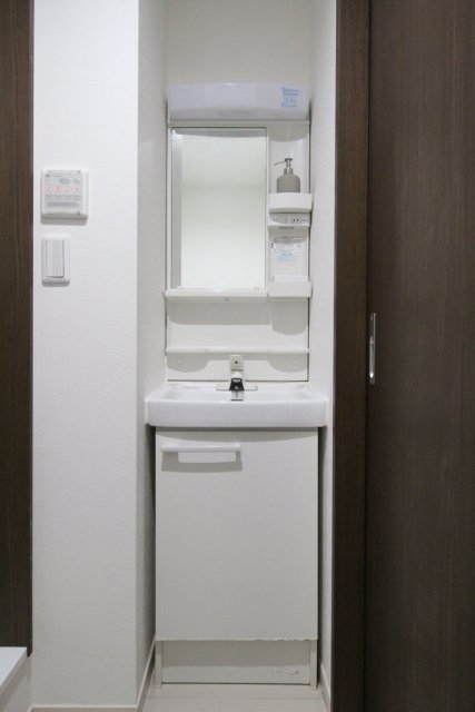 洗面設備　コンパクトで使いやすい洗面所