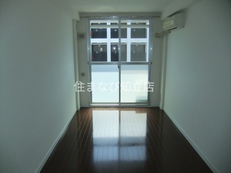 居室・リビング　同型別部屋写真