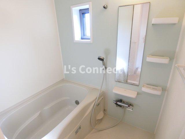 バス・シャワールーム　追焚き、浴室乾燥付きのお風呂。