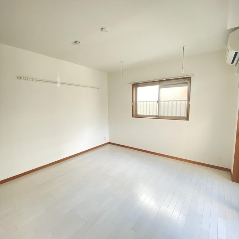 居室・リビング　※写真は別号室のものになりますので現状優先とさせていただきま