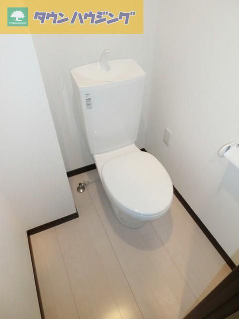 トイレ　広々としたトイレです。