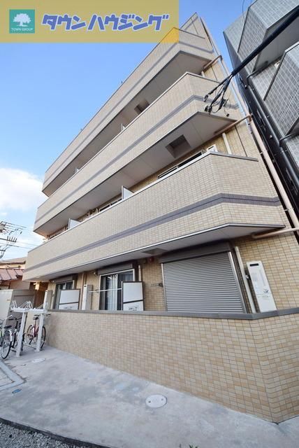 建物外観　駅にも近く築年数も新しいです