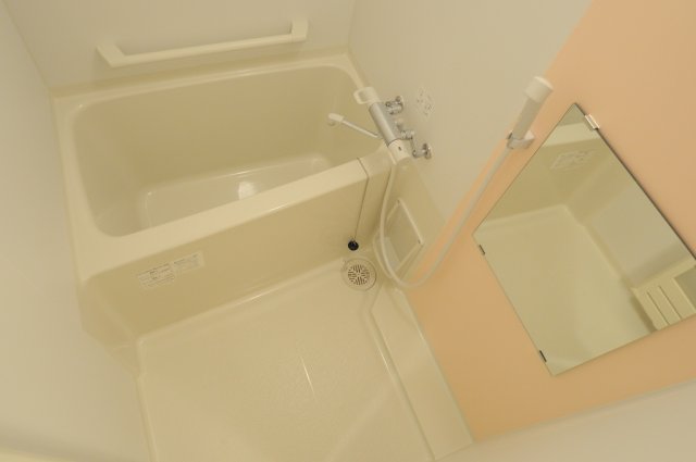 バス・シャワールーム　同タイプ部屋の写真となり設備等は現況と異なる場合があります。