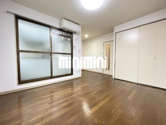 その他部屋・スペース　窓も２面にあり、南窓と西ベランダで換気もしやすいですね。