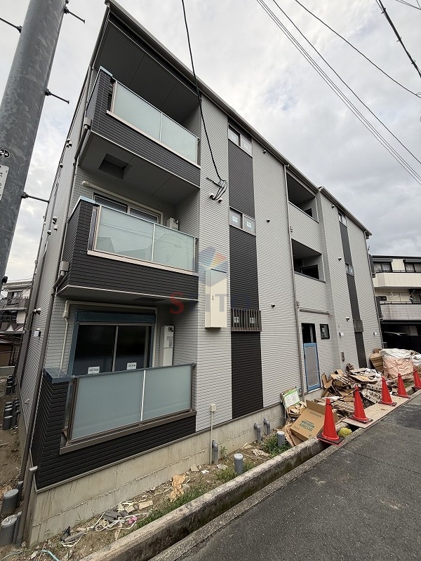 阪急宝塚線 岡町駅 徒歩9分 築1年
