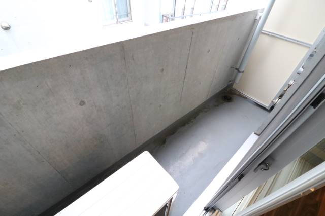 バルコニー　天気の良い日は外干しできます♪