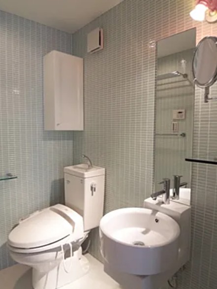 トイレ　落ち着いた色調のトイレです