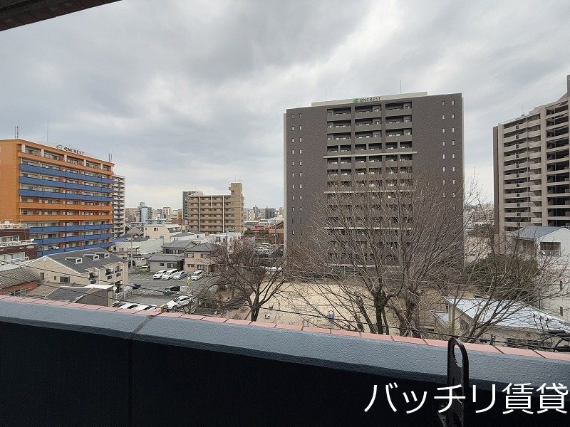 バルコニー　室内写真等は別号数の為、現状優先となります。
