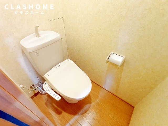 トイレ　同物件の別部屋になります。