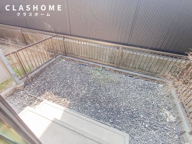 庭　同物件の別部屋になります。