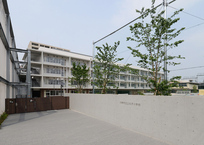 小学校　川崎市立上丸子小学校（小学校）まで2381m