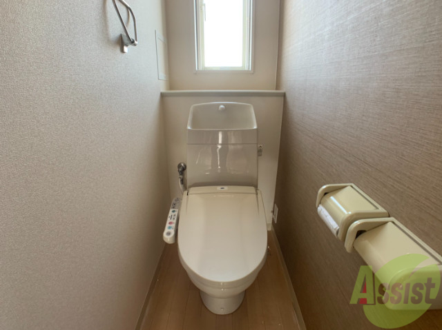 トイレ　こちらはトイレです。清潔感があり、安心して使用できます。