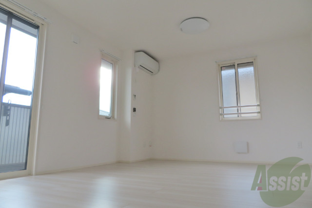 居室・リビング　１５．２帖のリビングです。陽当りが良く、広くてきれいなお部屋
