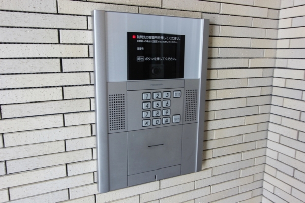 ロビー　オートロック