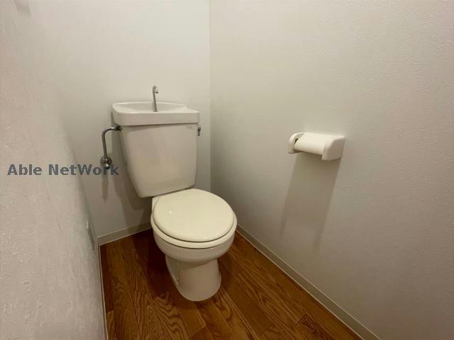 トイレ　※同物件別部屋の写真です。