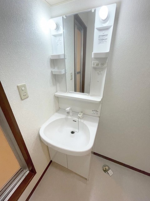 その他　【洗面化粧台】入居前の写真となります。現況優先です。
