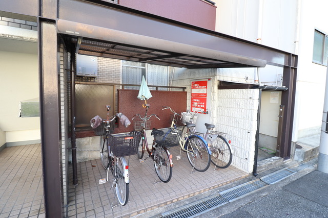 その他共有部分　屋根付き駐輪場