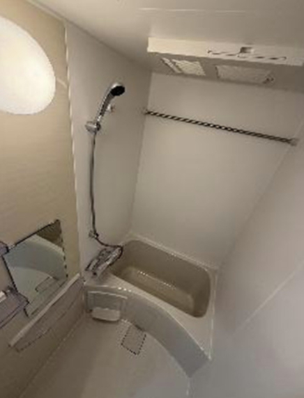 バス・シャワールーム　落ち着いた空間のお風呂です