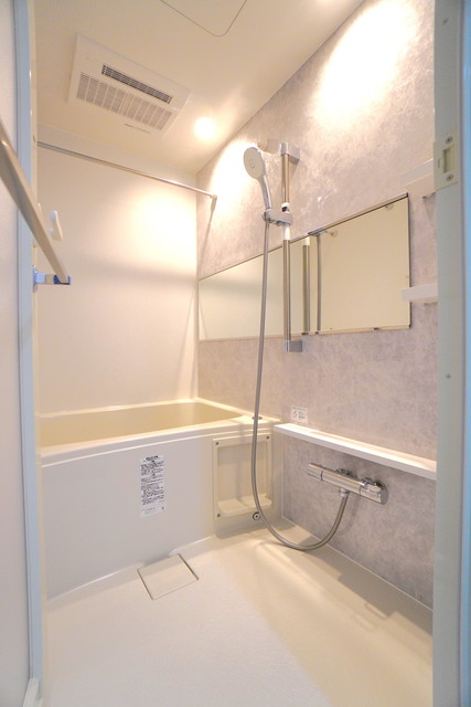 バス・シャワールーム　※写真は同タイプ住戸です。