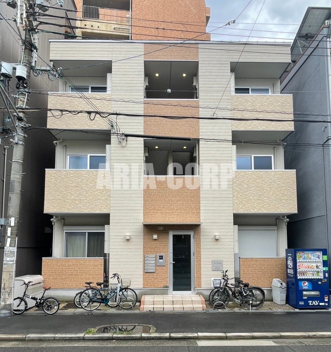 建物外観　2018年完成、大手ハウスメーカー施工のデザイナーズアパート
