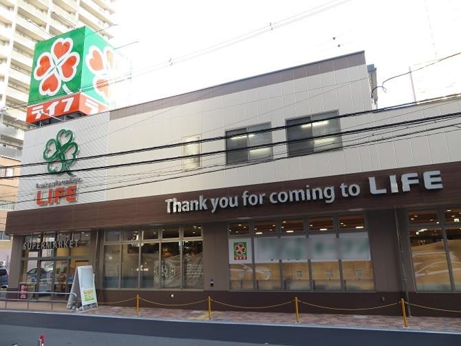 スーパー　ライフ 中崎町駅前店（スーパー）まで235m