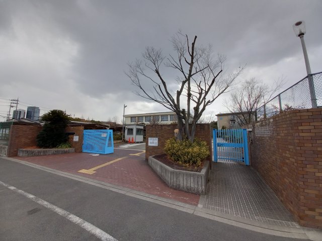 高校・高専　大阪府立枚方なぎさ高等学校（高校・高専）まで868m