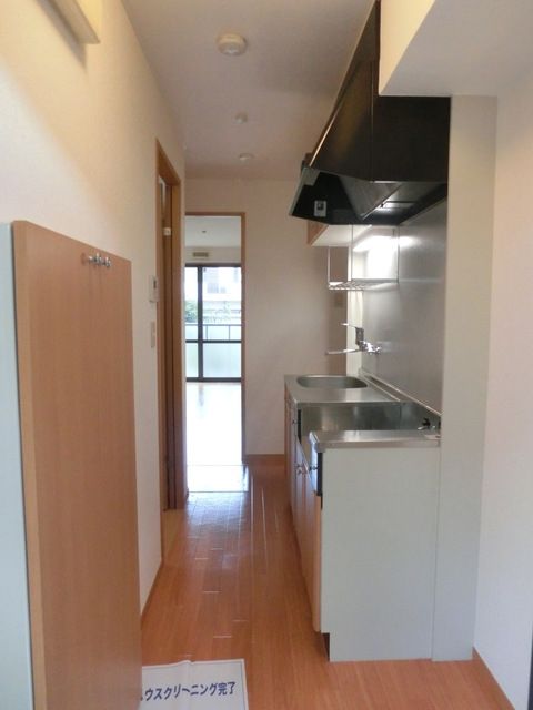 玄関　玄関から見たお部屋