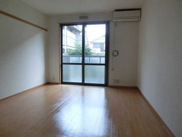 居室・リビング　８．３帖あるゆったりとしたお部屋