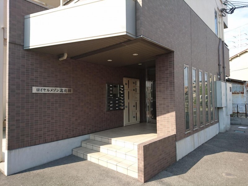 ロイヤルメゾン北花田の外観写真