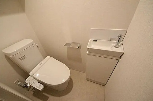 トイレ　同タイプ部屋　参考写真です