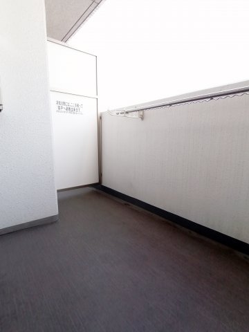 バルコニー　外からの目が気にならないバルコニーで洗濯物が干せます