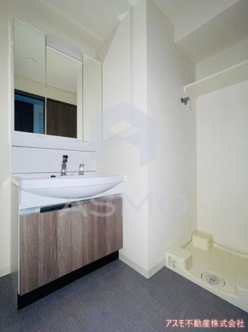洗面設備　同マンション別部屋　参考写真