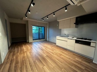 ＪＲ中央線 西荻窪駅 徒歩13分 5階建 築2年の居間写真