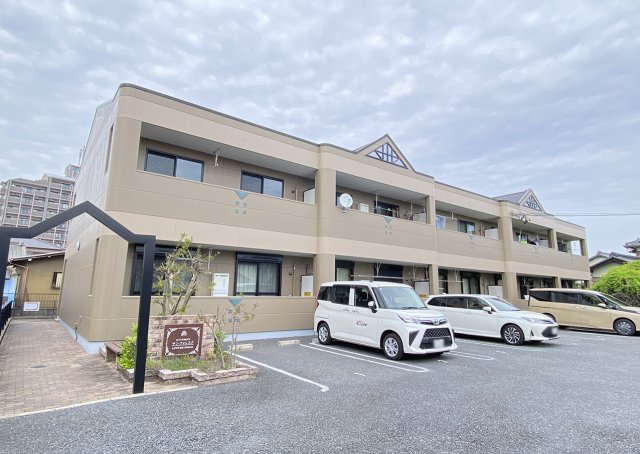 建物外観　外観写真（昼）