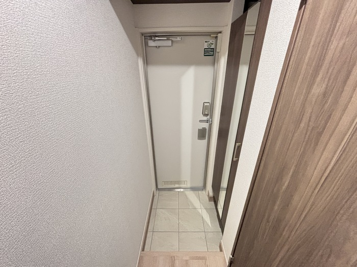 セレスティア西寺尾 1の玄関写真