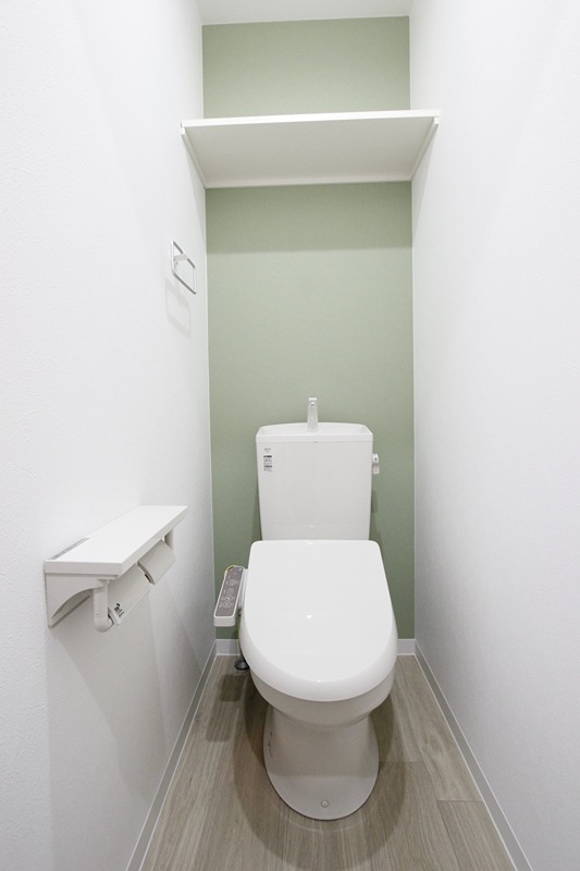 富山地鉄本線 越中荏原駅 徒歩23分 2階建 築3年のトイレ写真