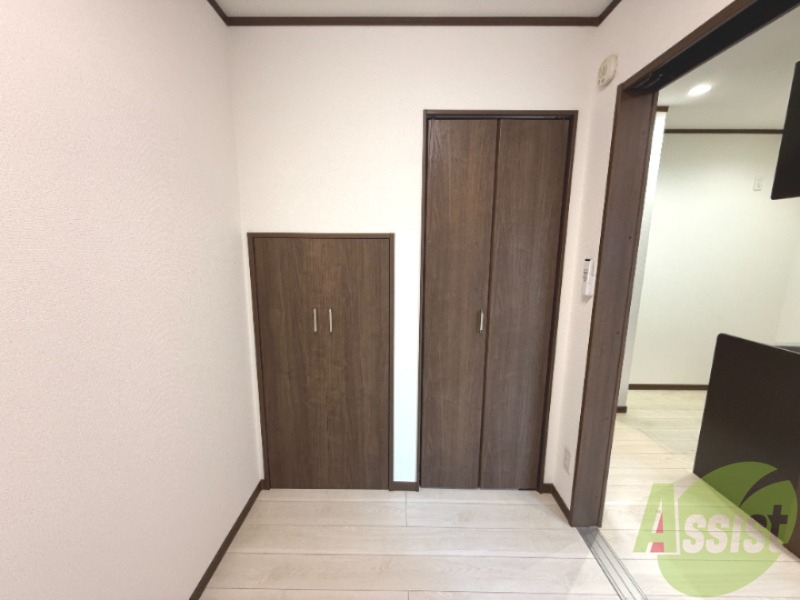 収納　洋室の収納の写真です。幅も高さもございます。