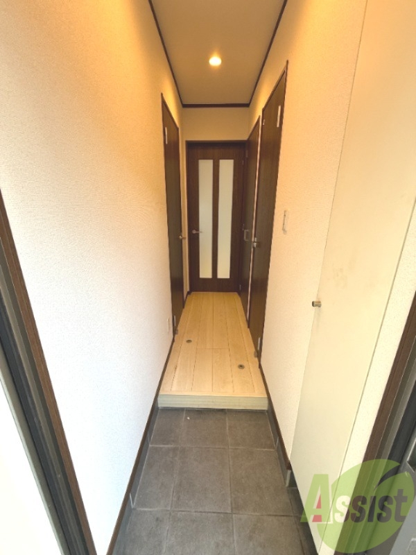 玄関　こちら玄関の写真です。広さも十分そうですね。
