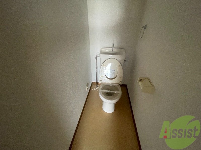 トイレ　温水洗浄便座付きのトイレは、使用しやすくうれしいですね。