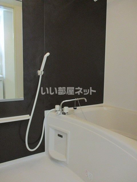 ノーヴァ ミトモIIの風呂写真