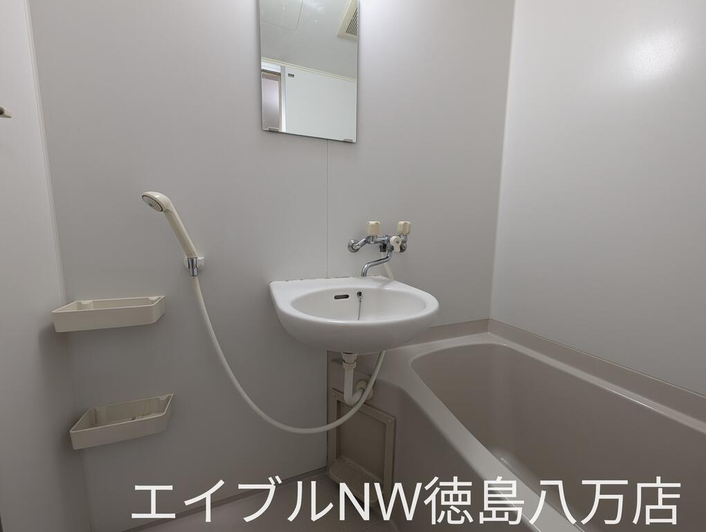 ＪＲ徳島線 蔵本駅 徒歩15分 3階建 築31年の内装写真