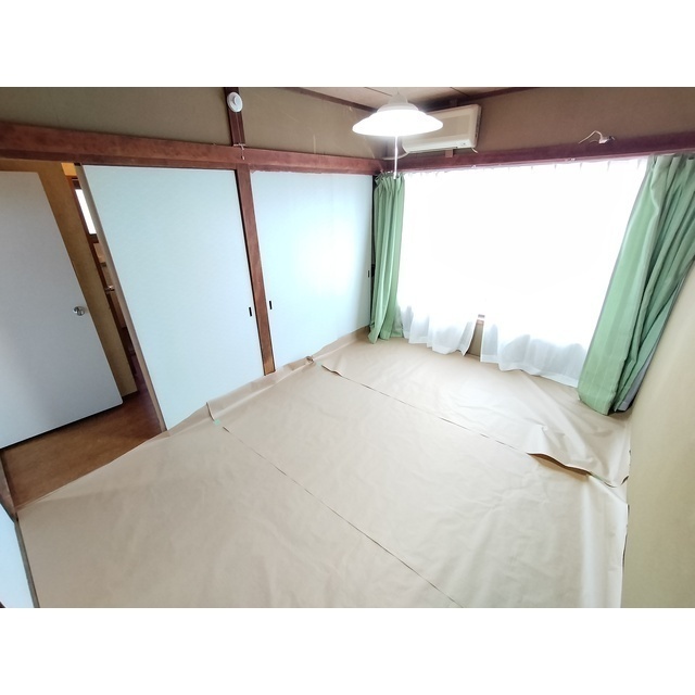 荒井アパートの居間写真