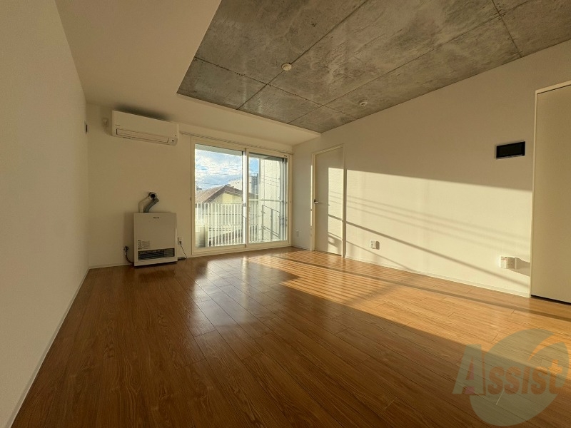 居室・リビング　広くてキレイなお部屋が広がっていて、充実した生活が送れそう。