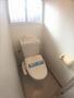 トイレ　トイレ窓付き換気よし。温水洗浄便座