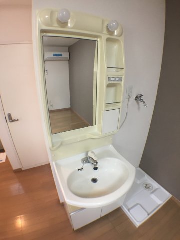 洗面設備　この賃料ではまさかの独立洗面台！女性の入居者が多いのも納得！